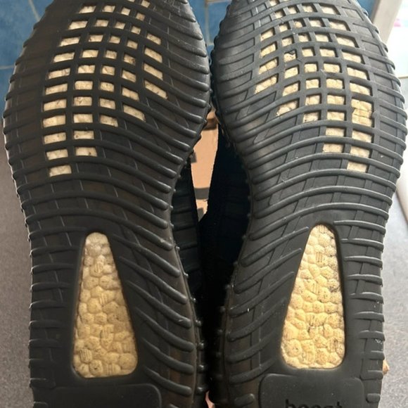 Yeezy boost 350 V2 main image 6